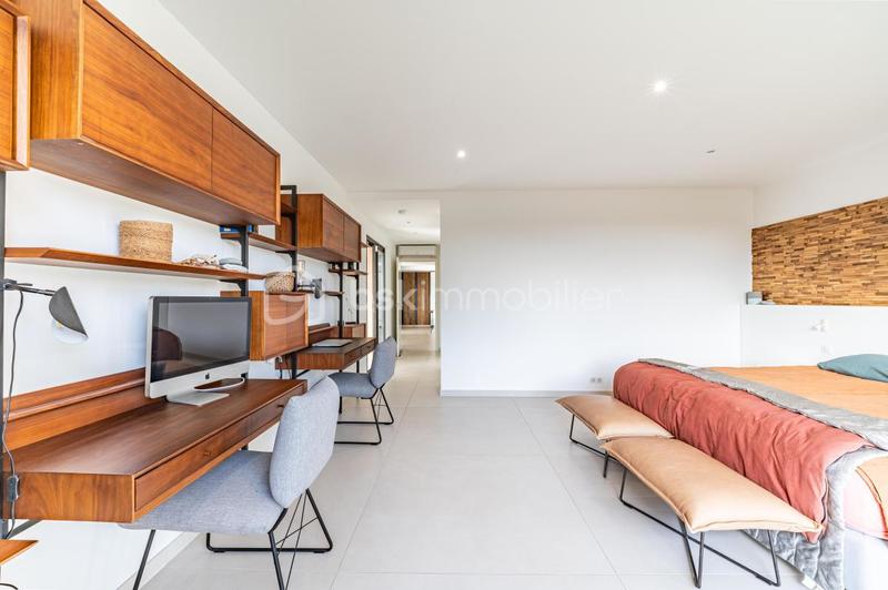 Appartement - 143 m² - 4 pièces