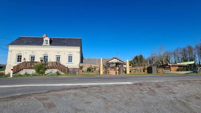 Maison - 570 m² - 6 pièces