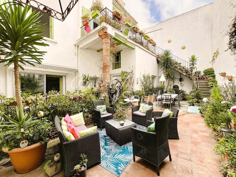 Hôtel particulier - 360 m² - 11 pièces