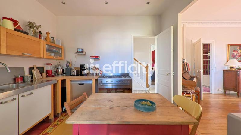 Pavillon - 195 m² - 10 pièces