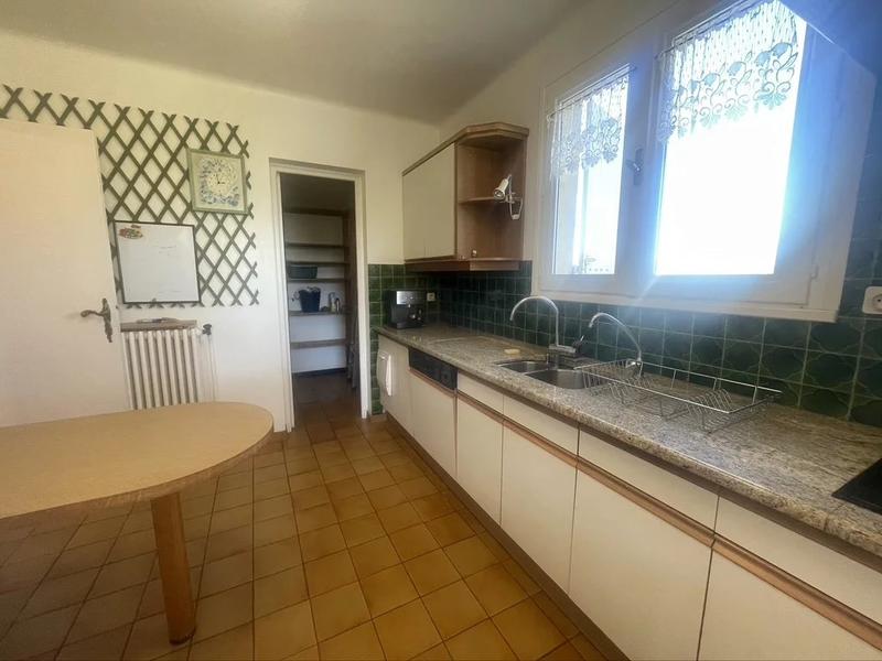 Maison - 228 m² - 9 pièces