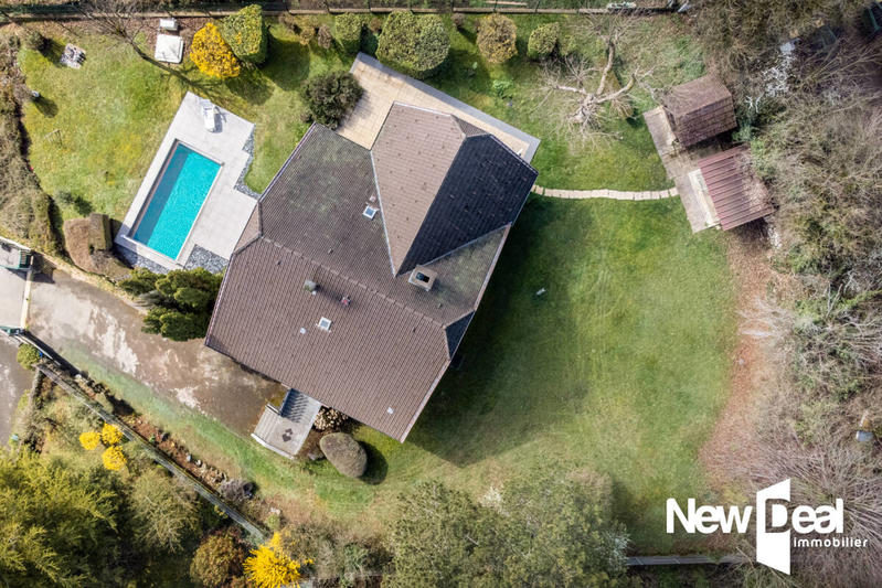 Maison - 230 m² - 7 pièces