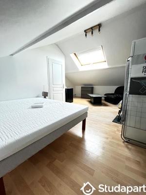 Chambre - 14 m² - 1 pièce