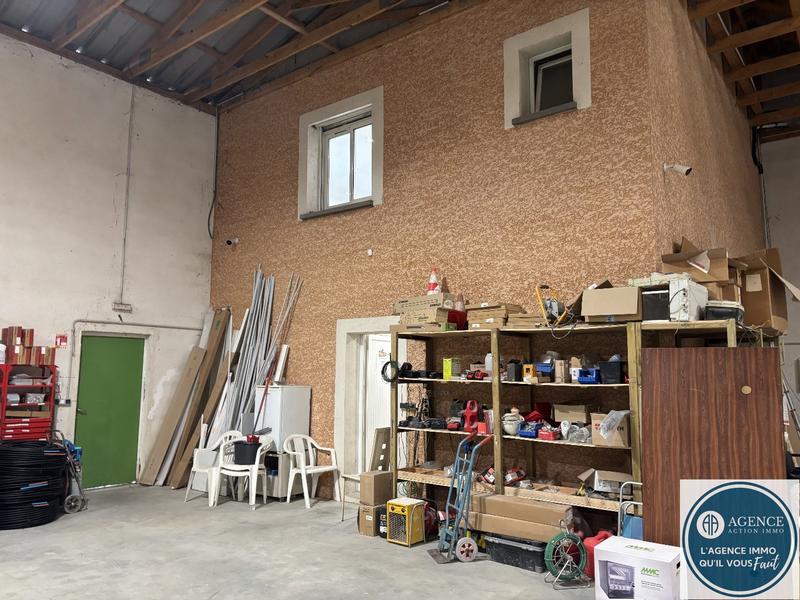 Entrepôt - 200 m² - 1 pièce