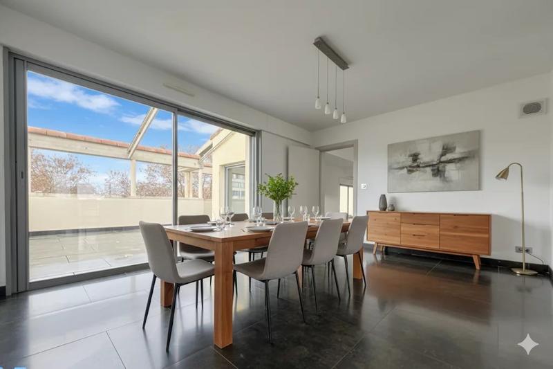 Appartement - 224 m² - 6 pièces