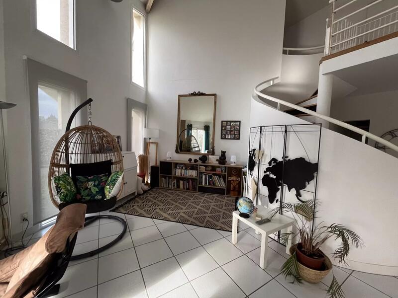 Maison de ville - 219 m² - 7 pièces