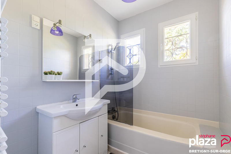 Maison - 188 m² - 9 pièces