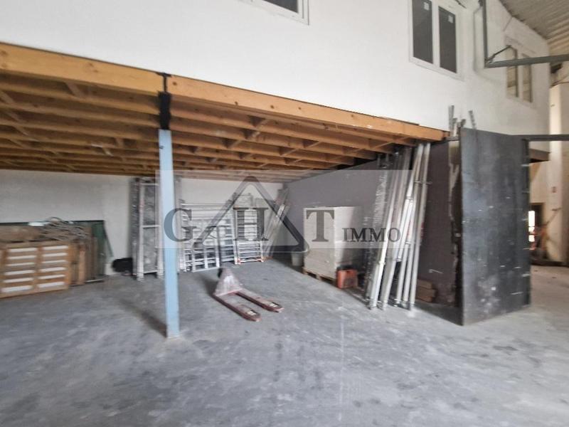 Entrepôt - 580 m²