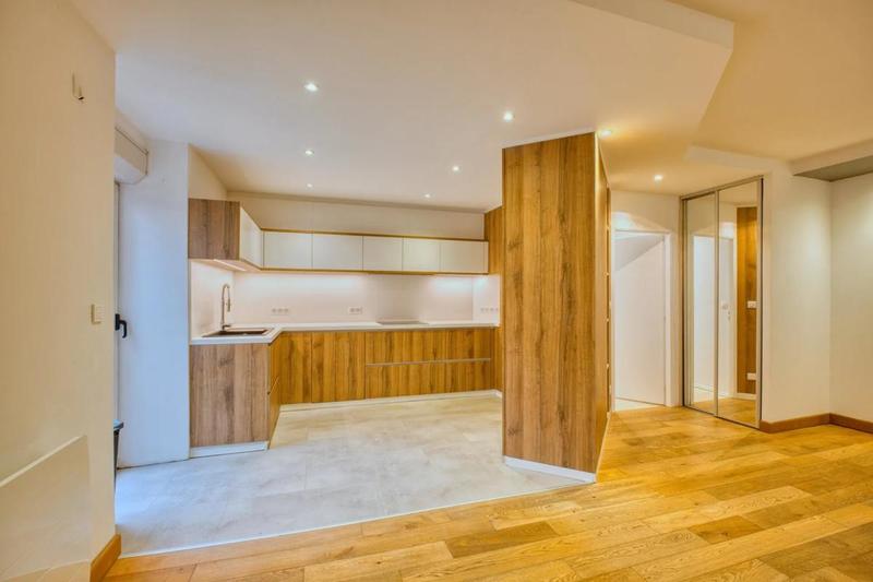 Appartement - 177 m² - 8 pièces