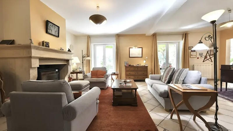 Maison - 288 m² - 6 pièces