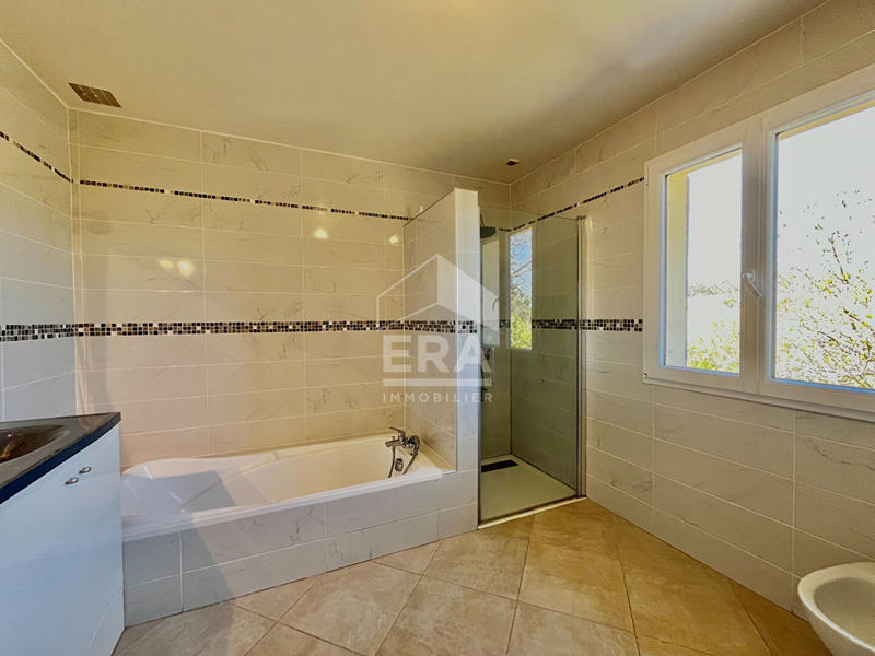 Maison - 198 m² - 6 pièces