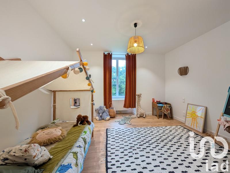 Maison - 286 m² - 10 pièces