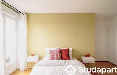 Chambre - 10 m² - 1 pièce