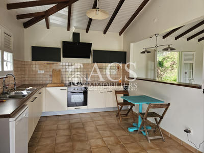 Maison - 98 m² - 4 pièces