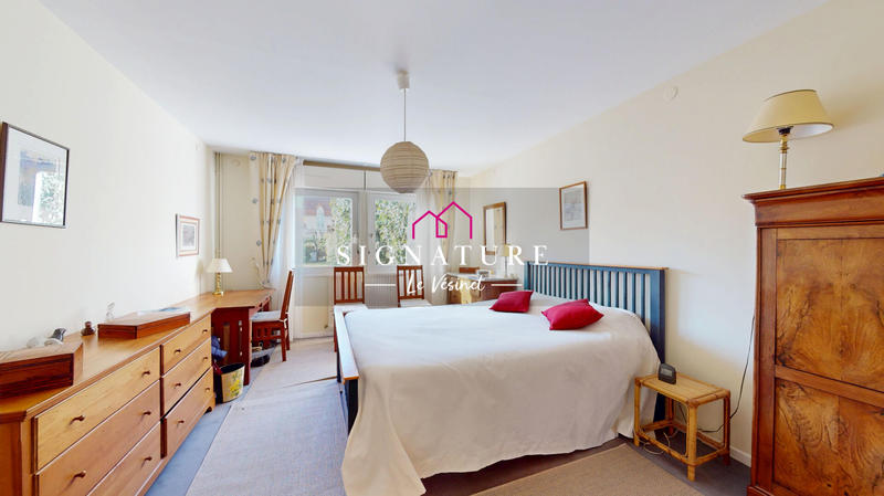 Maison - 212 m² - 9 pièces