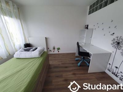 Chambre - 11 m² - 1 pièce