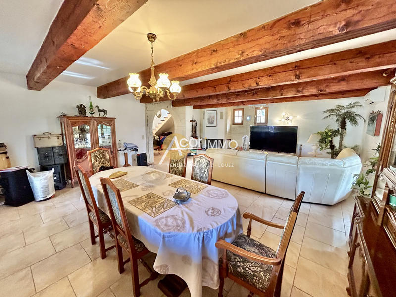 Maison - 212 m² - 7 pièces