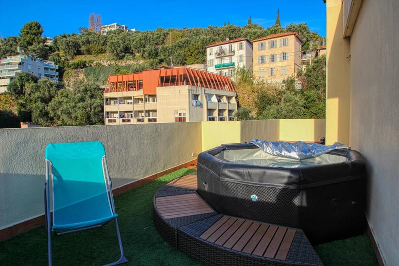 Appartement - 93 m² - 4 pièces