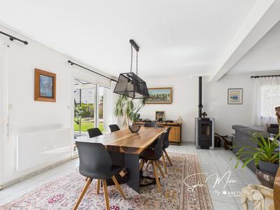 Maison - 145 m² - 9 pièces