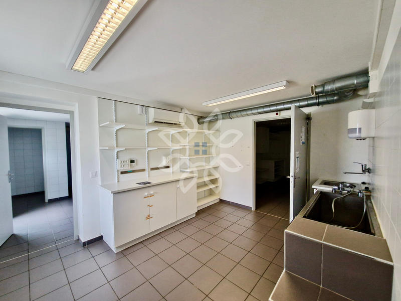 Propriété - 361 m² - 10 pièces