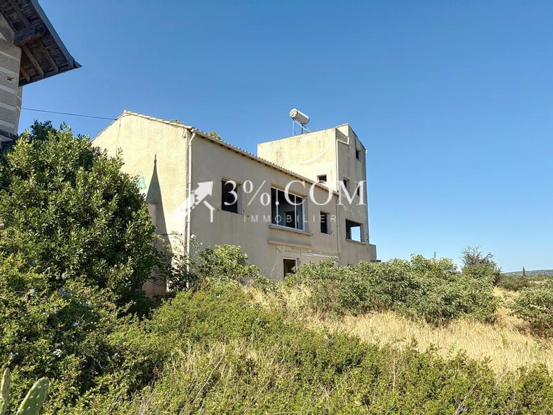 Propriété - 195 m² - 12 pièces