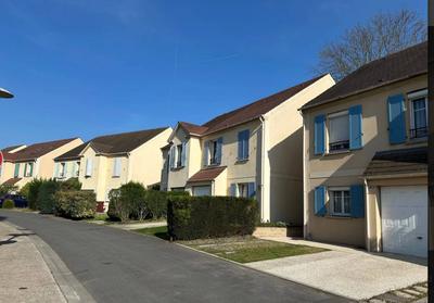 Maison traditionnelle - 96 m² - 4 pièces