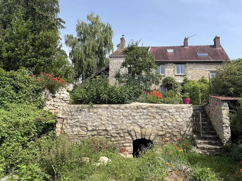 Maison - 148 m² - 9 pièces