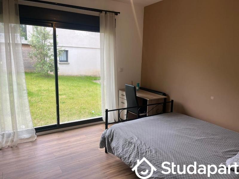 Chambre - 12 m² - 1 pièce