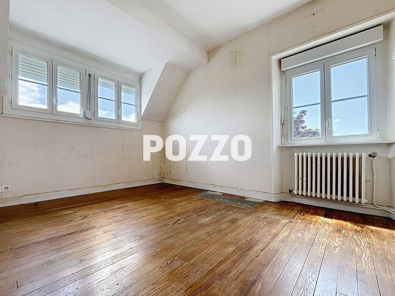 Maison - 96 m² - 6 pièces