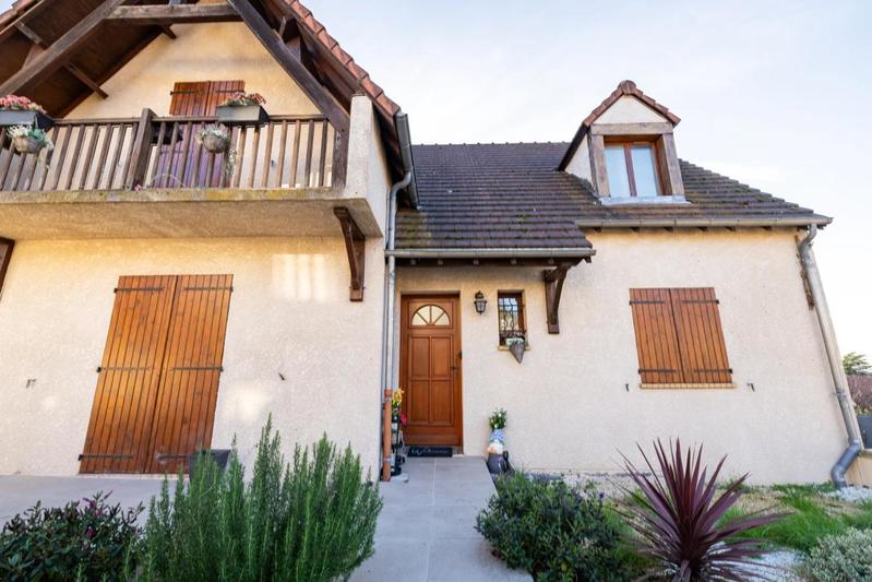 Maison - 200 m² - 6 pièces