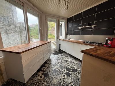 Maison - 99 m² - 5 pièces