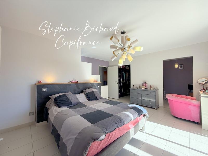 Villa - 205 m² - 6 pièces