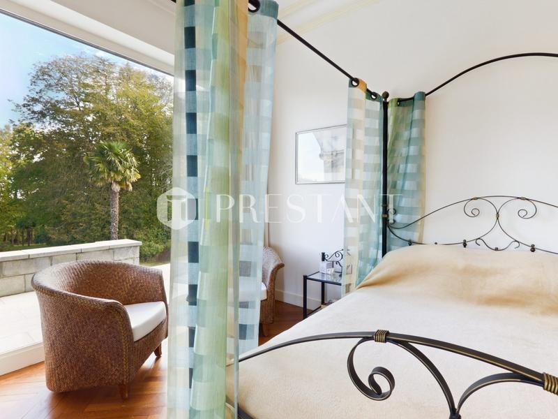 Maison - 550 m² - 12 pièces