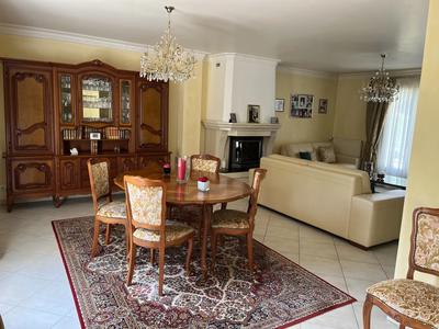 Maison - 153 m² - 7 pièces