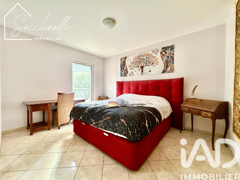 Maison - 253 m² - 10 pièces