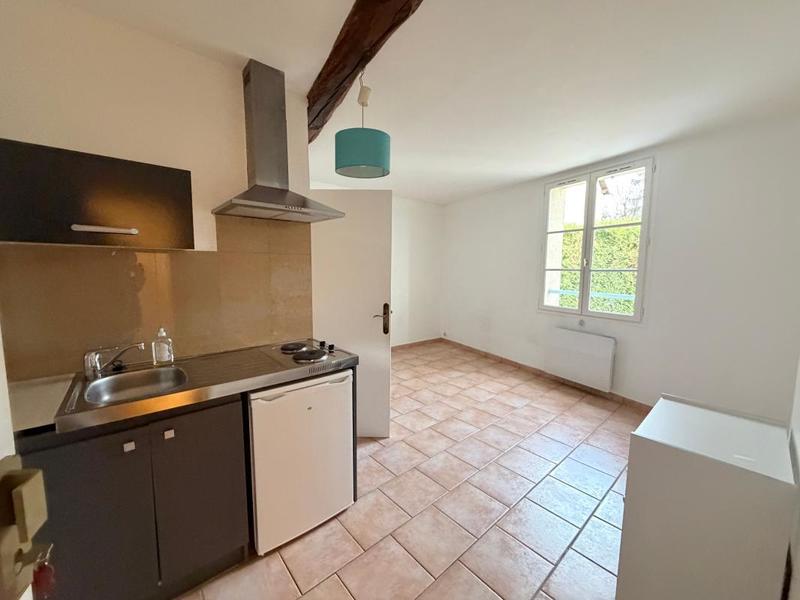 Studio - 25 m² - 1 pièce