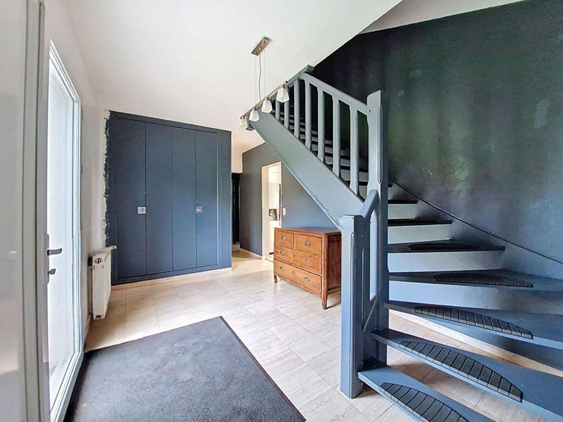 Maison - 230 m² - 7 pièces