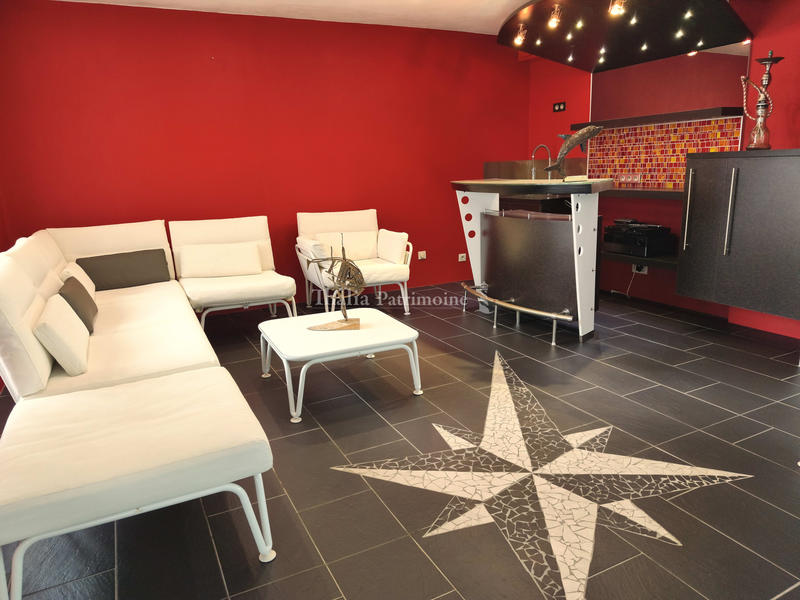 Villa - 391 m² - 8 pièces