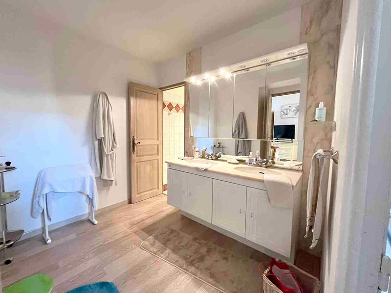 Immeuble - 260 m² - 9 pièces