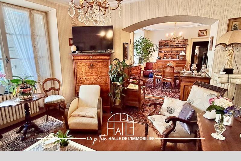 Maison - 214 m² - 6 pièces
