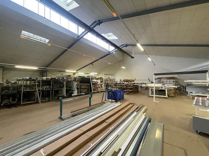 Local d'activité / Entrepôt - 1 063 m²