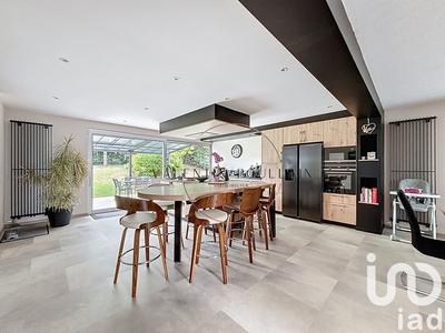 Maison - 181 m² - 7 pièces