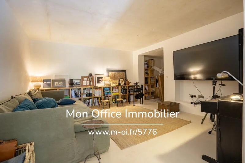 Propriété - 475 m² - 10 pièces
