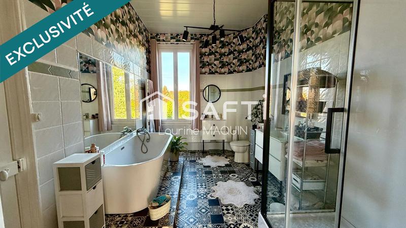 Maison - 250 m² - 10 pièces