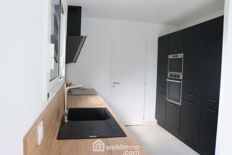 Maison - 111 m² - 6 pièces