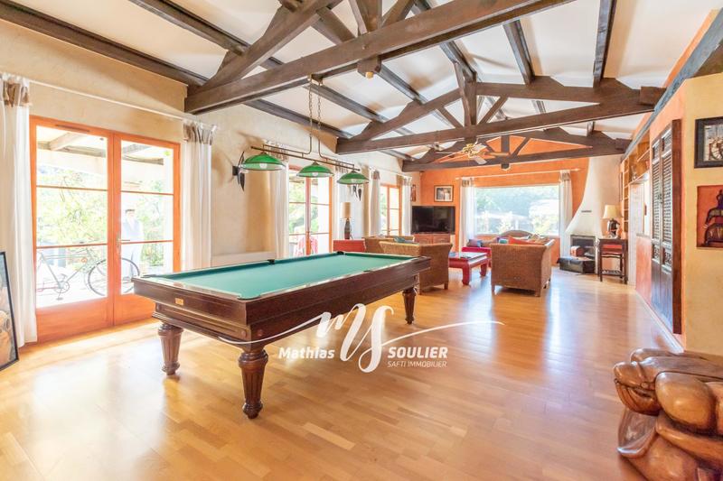 Villa - 400 m² - 14 pièces