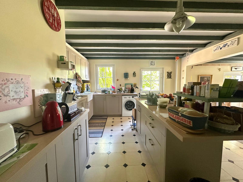 Maison - 180 m² - 9 pièces