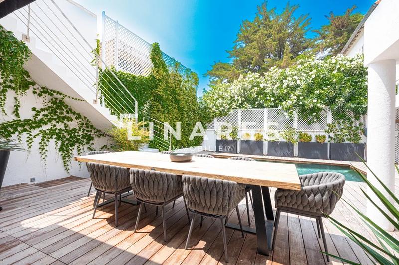 Maison - 306 m² - 6 pièces