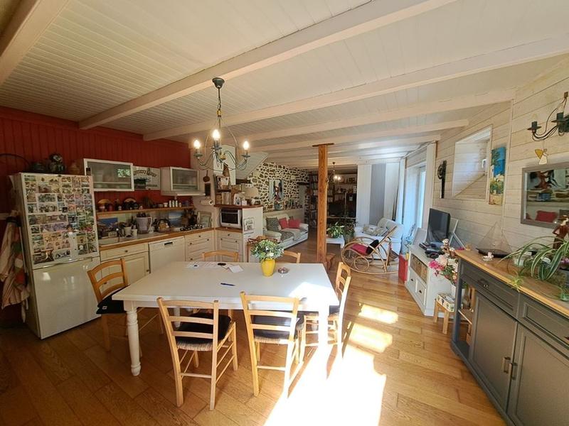 Maison traditionnelle - 163 m² - 6 pièces