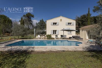 Maison traditionnelle - 216 m² - 7 pièces